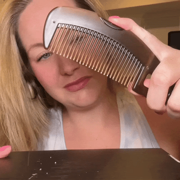 Free Dandruff Detoxing™ Comb -If You’re Done with Flakes and Irritation, This is for You.